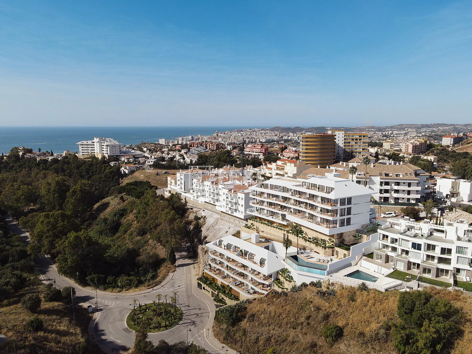 Spacious Apartments With Open-Plan Interiors in Fuengirola - Photo 5