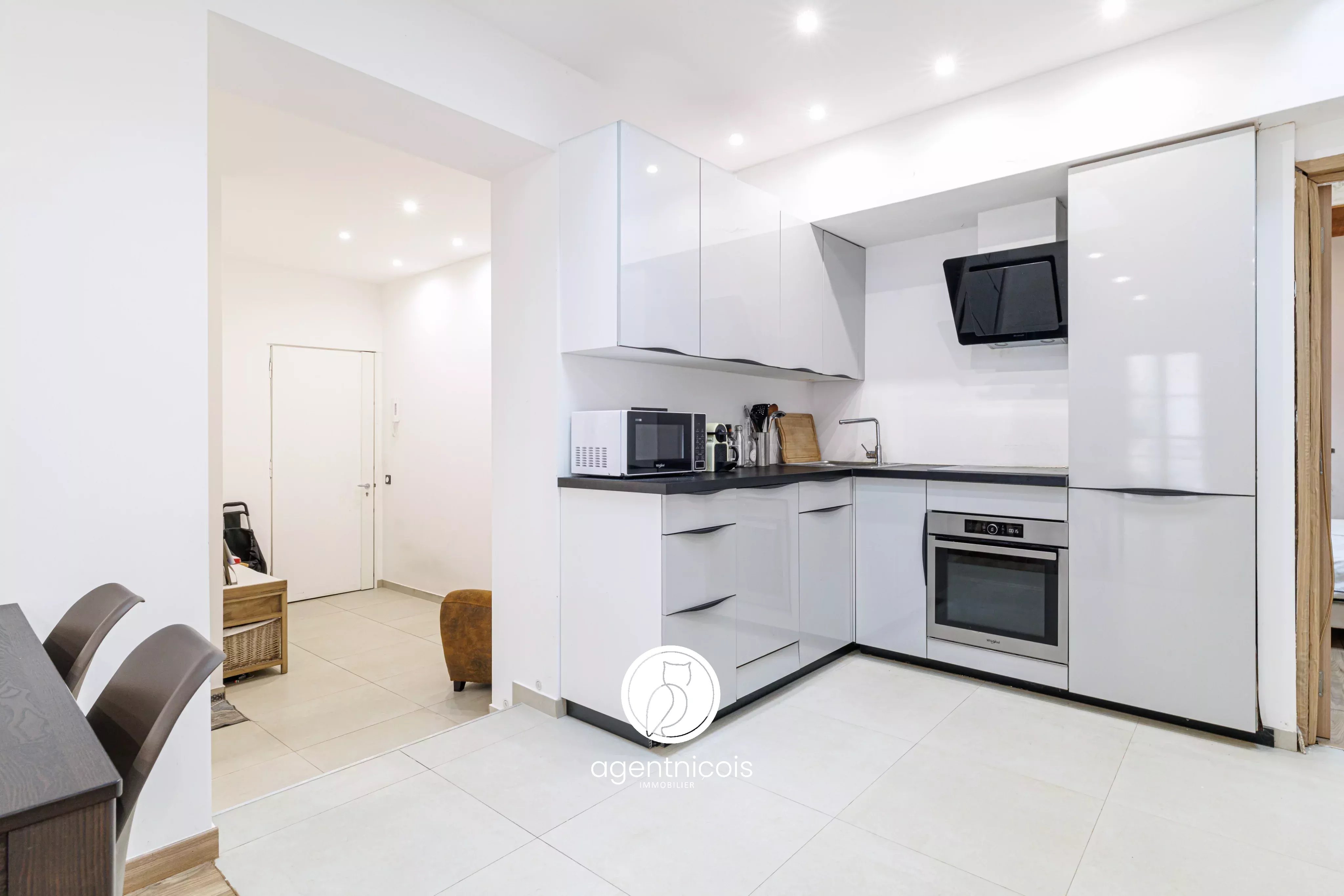 NICE // CARABACEL - RUE DU DR ALBERT BALESTRE : 3 ROOMS / GOOD CONDITION / HYPER-CENTRE - Photo 11