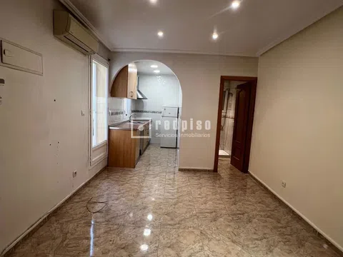 Flat in calle Germán Pérez Carrasco - Photo 2