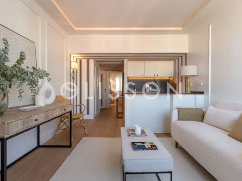 Flat in calle de Orfila - Photo 3
