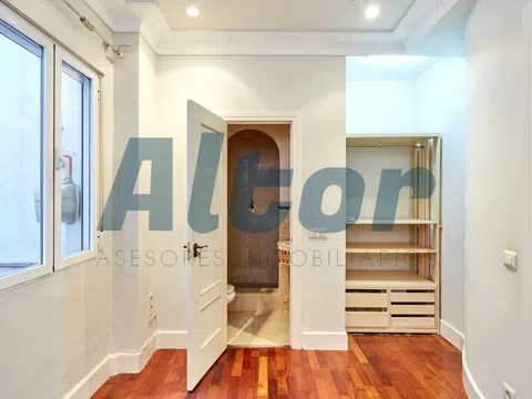 Flat in calle de José Ortega y Gasset, 84 - Photo 5