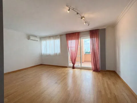 Penthouse in calle Lagunas de Neila - Photo 2