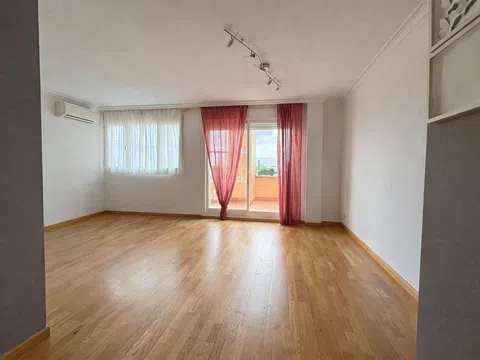Penthouse in calle Lagunas de Neila - Photo 3