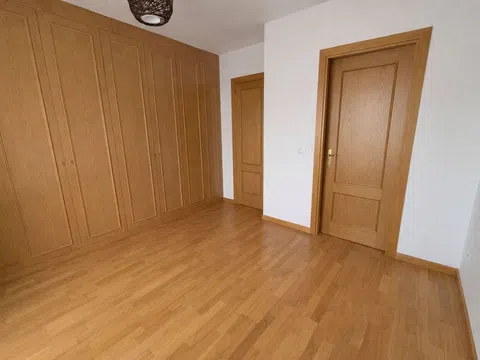 Penthouse in calle Lagunas de Neila - Photo 9