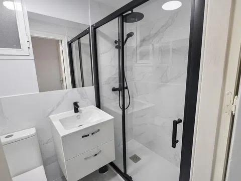 Flat in calle de Dulcinea - Photo 19