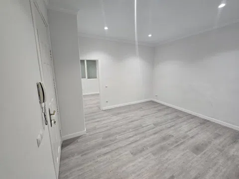 Flat in calle de Dulcinea - Photo 3