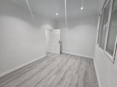 Flat in calle de Dulcinea - Photo 4