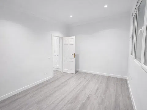 Flat in calle de Dulcinea - Photo 5