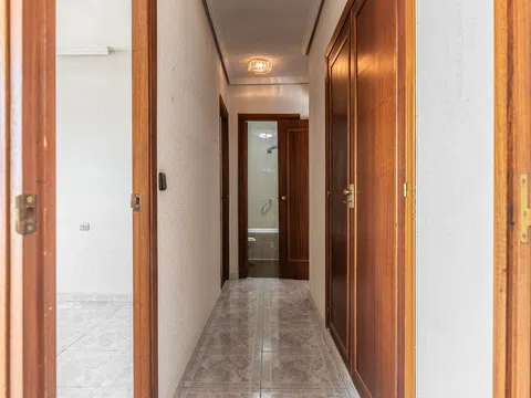 Flat in calle Marqués de la Valdavia - Photo 15