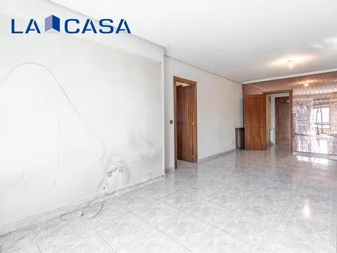 Flat in calle Marqués de la Valdavia - Photo 6
