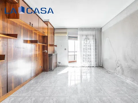 Flat in calle Marqués de la Valdavia - Photo 9