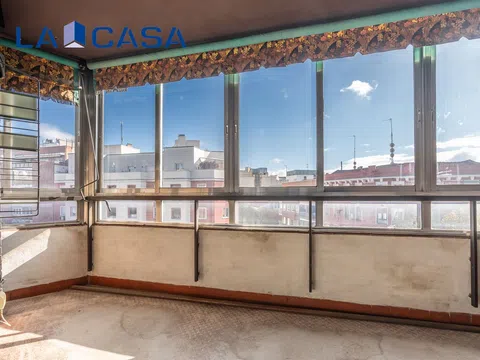 Flat in calle Marqués de la Valdavia - Photo 10