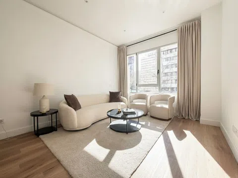 Flat in calle de Rosario Pino - Photo 1