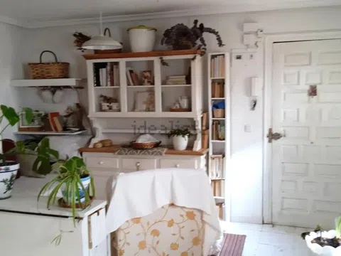 Studio - Photo 4