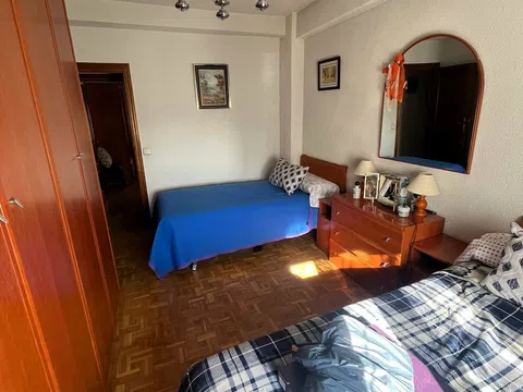 Flat in calle de la del Manojo de Rosas - Photo 11