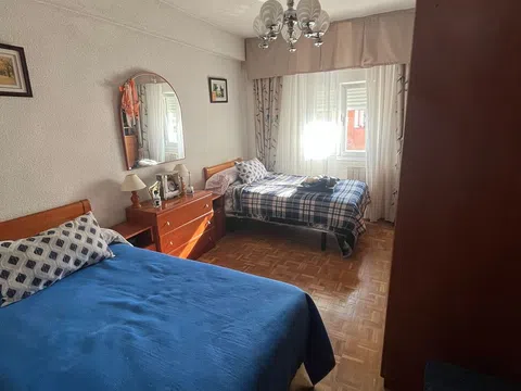 Flat in calle de la del Manojo de Rosas - Photo 13