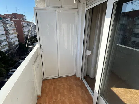 Flat in calle de la del Manojo de Rosas - Photo 14