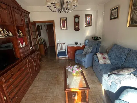 Flat in calle de la del Manojo de Rosas - Photo 3