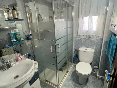 Flat in calle de la del Manojo de Rosas - Photo 10