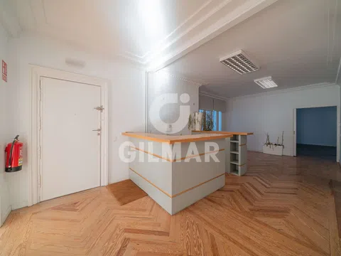 Flat - Photo 2