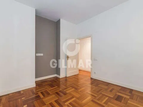Flat in calle de María de Molina - Photo 7