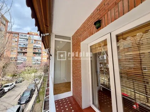 Flat in calle de Vicente Gaceo - Photo 2