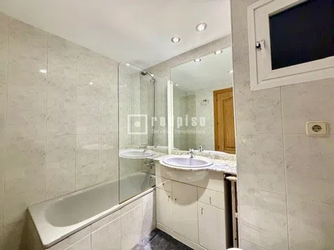Flat in calle de Vicente Gaceo - Photo 10