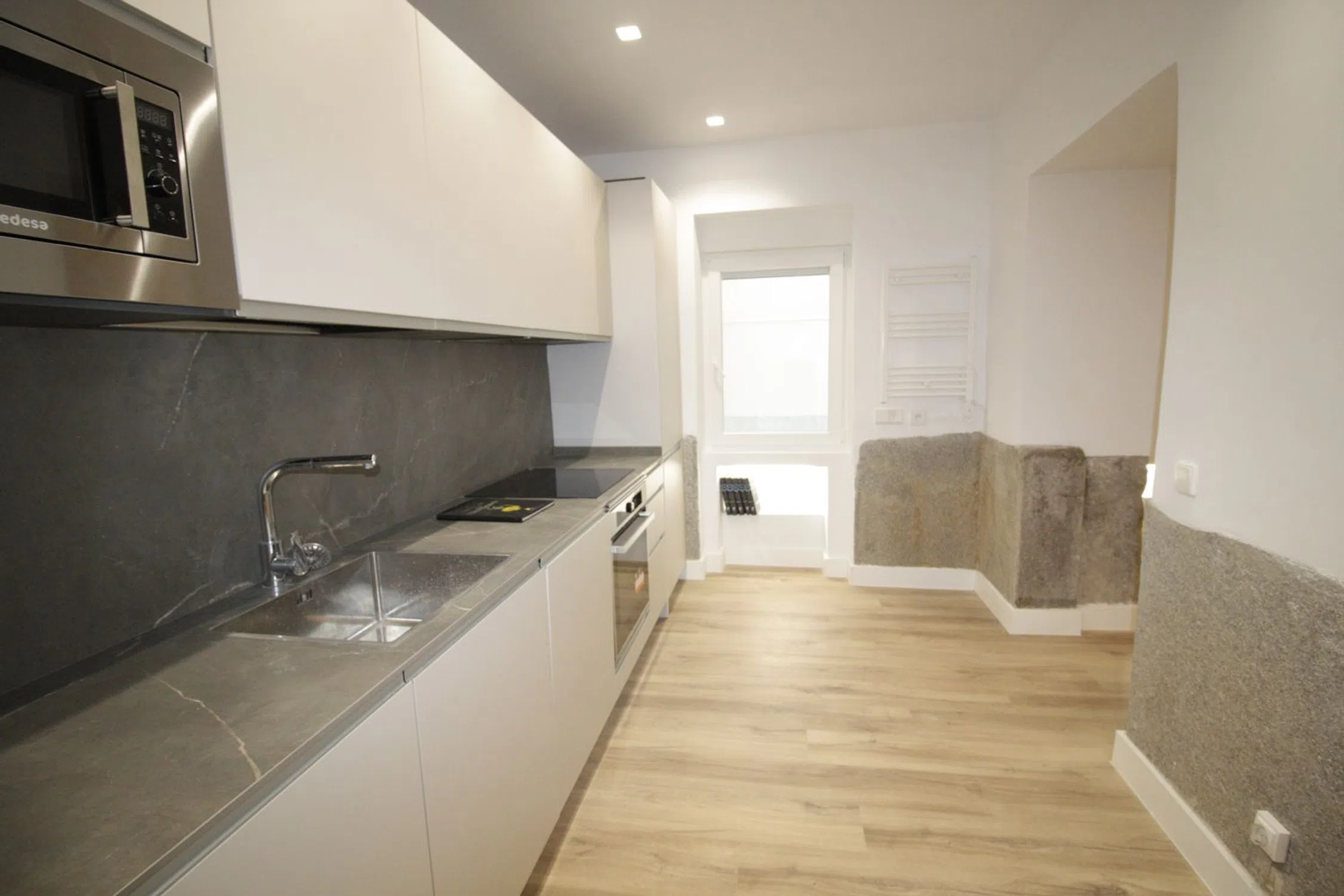 Piso en calle de Ferraz - Photo 7