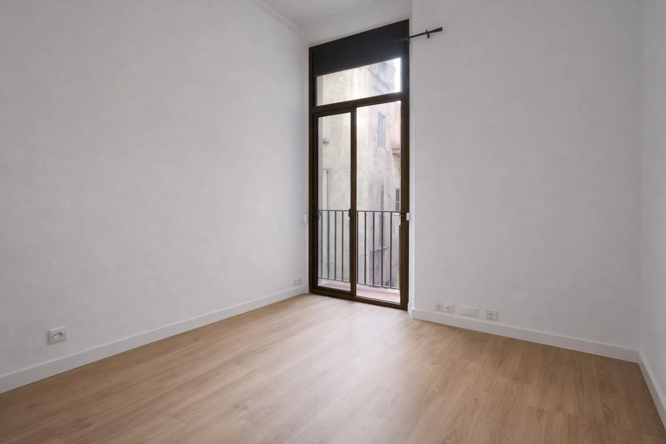 Piso en calle de Sant Pau - Photo 9
