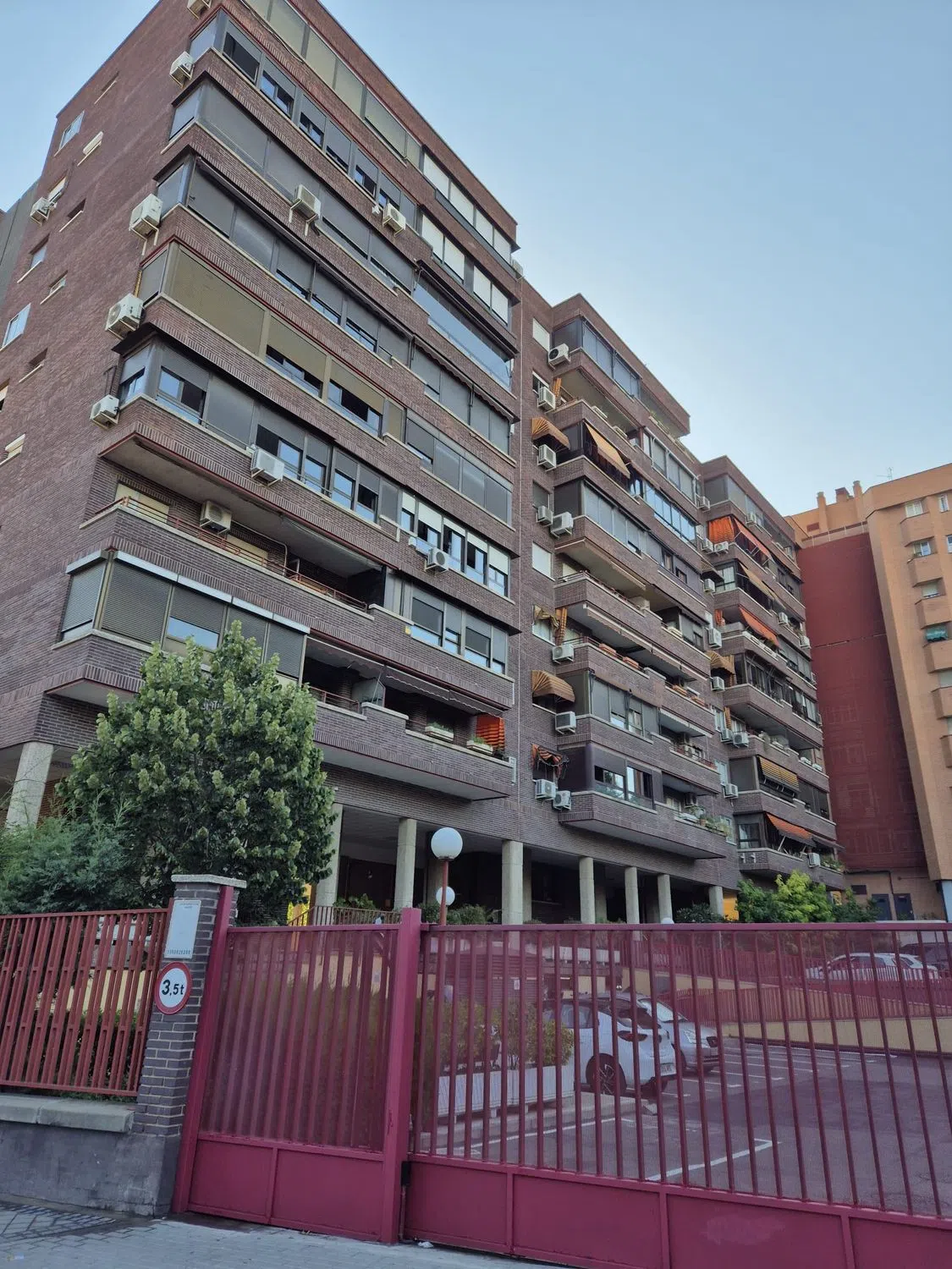 Piso en calle de Javier de Miguel - Photo 2