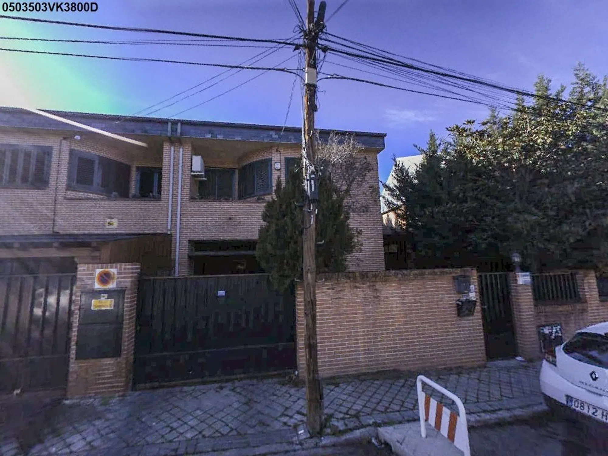 Chalet pareado en calle de Rafael Villa, 5 b