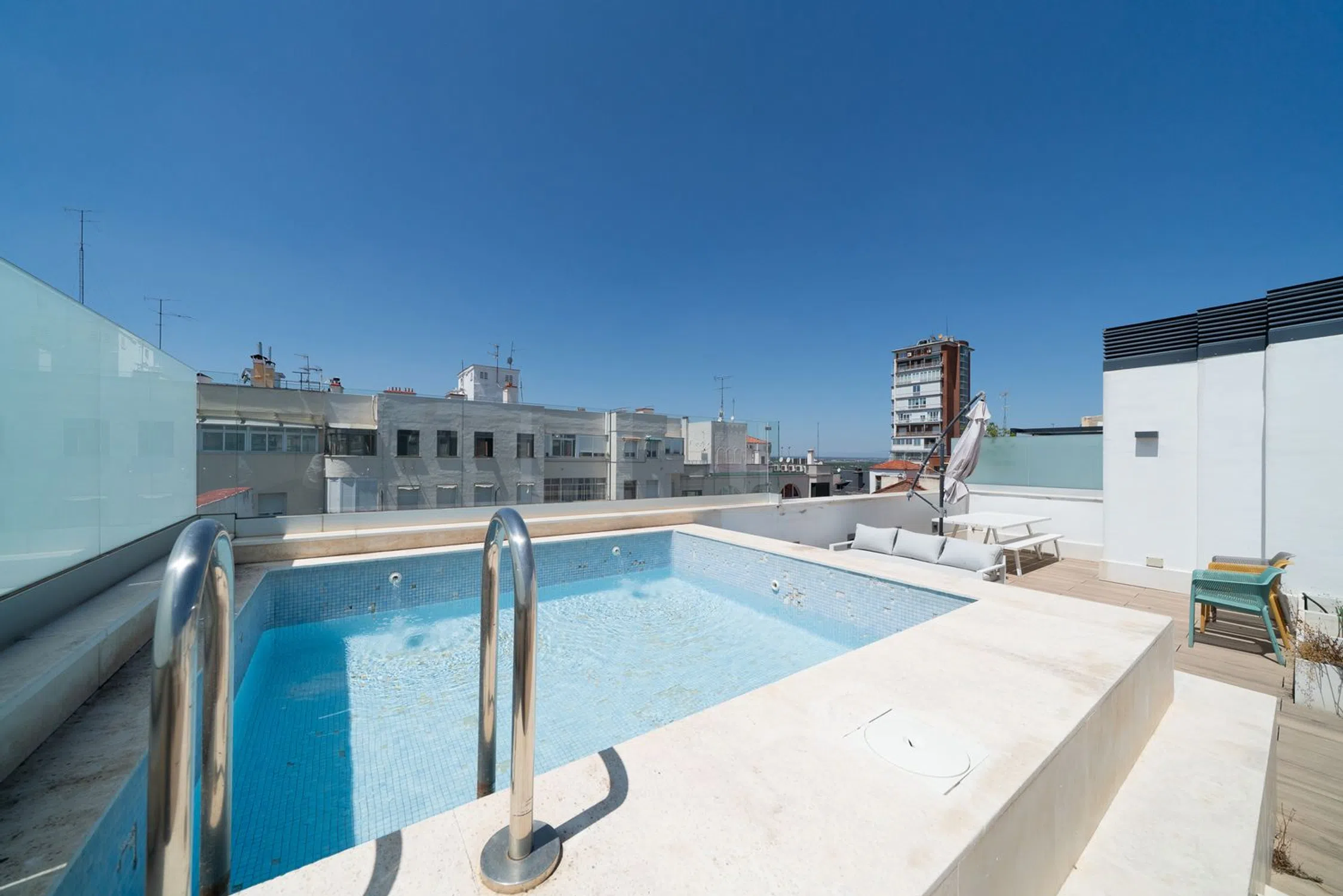 Dúplex en calle de Ferraz - Photo 2