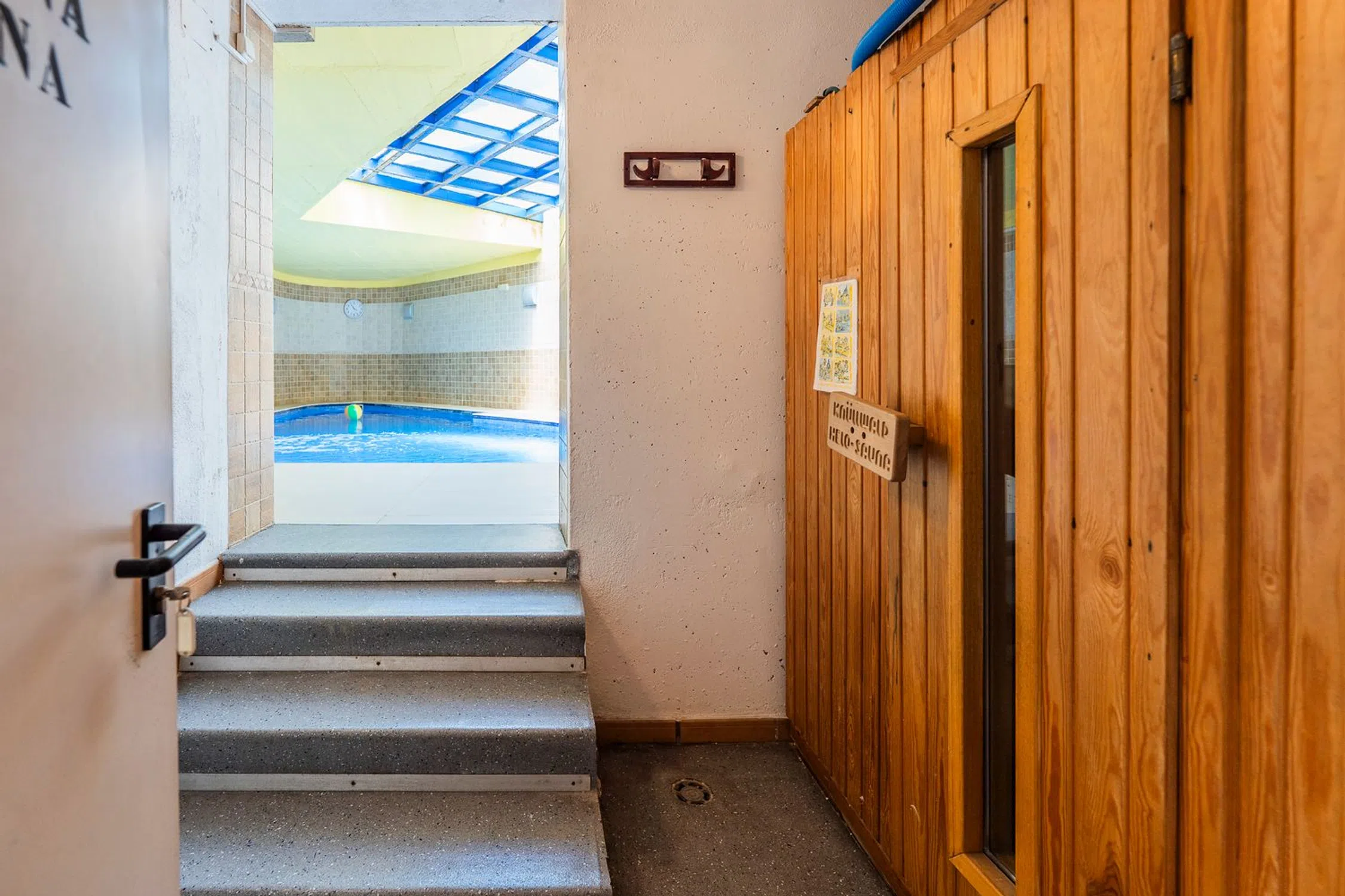 Chalet adosado en calle Gutiérrez Canales - Photo 8