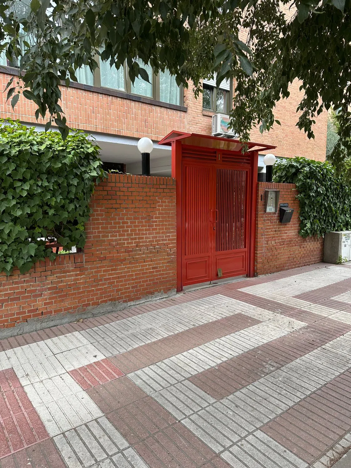 Piso en plaza de las Olivas, 1