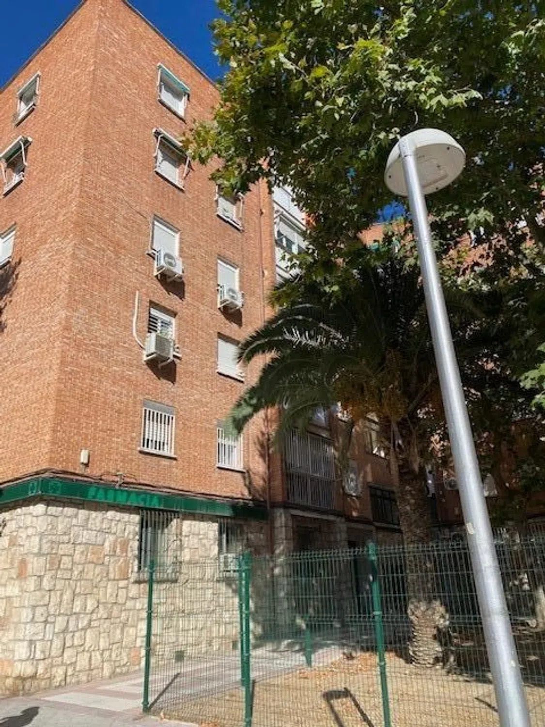 Piso en calle de Valdecanillas - Photo 2