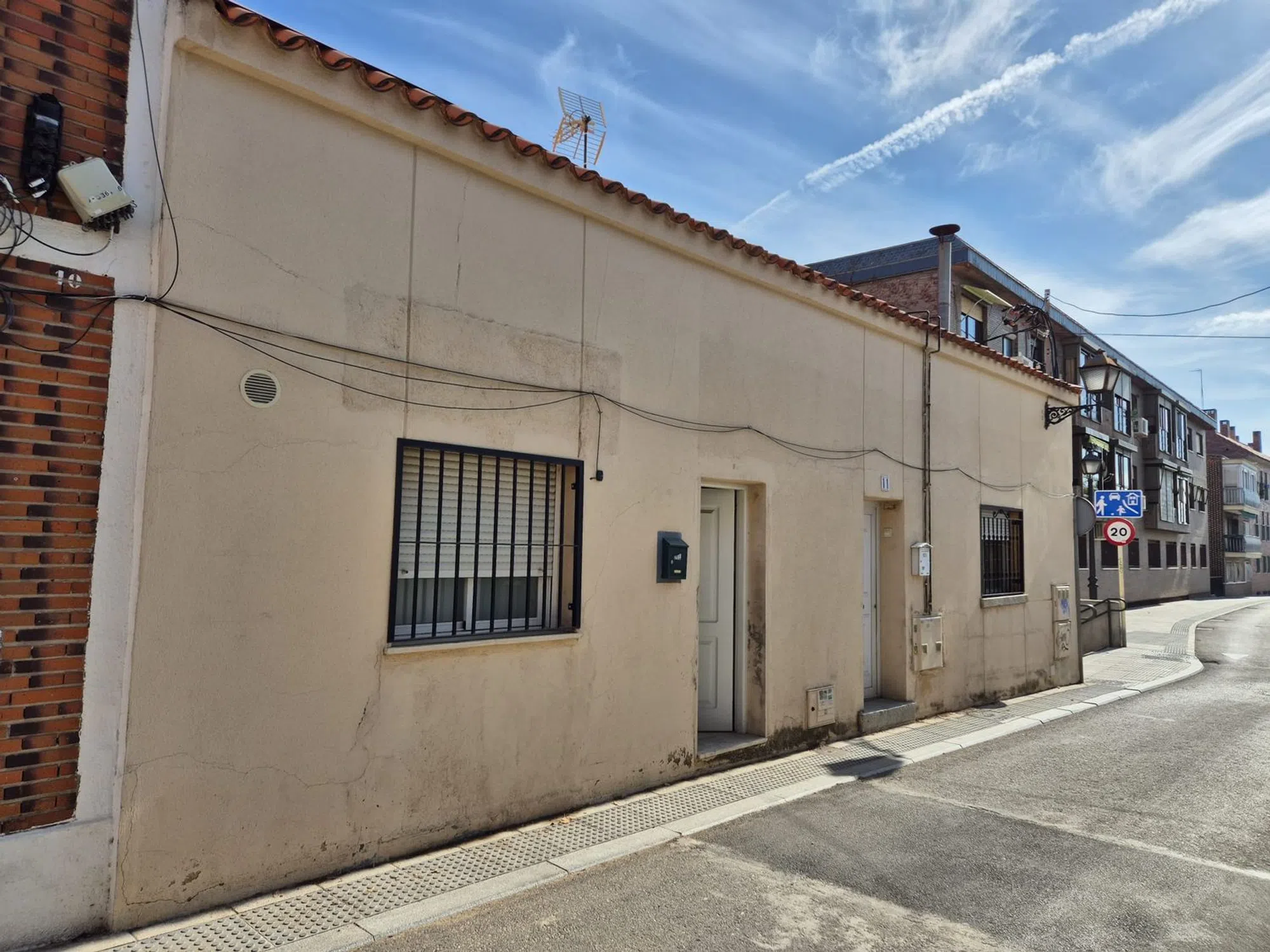 Chalet adosado en CL Zarza, 11