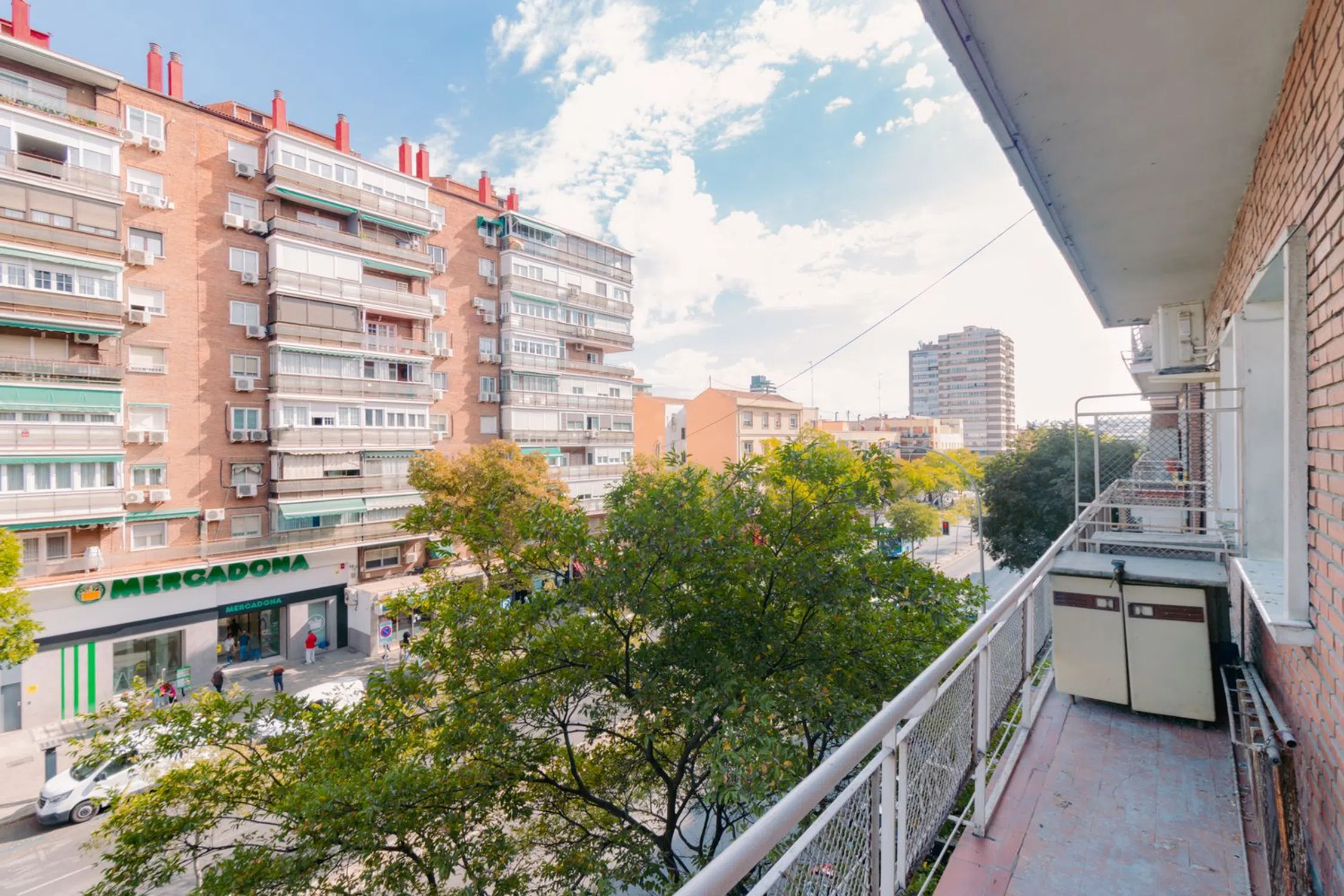 Piso en calle de Antonio López - Photo 2