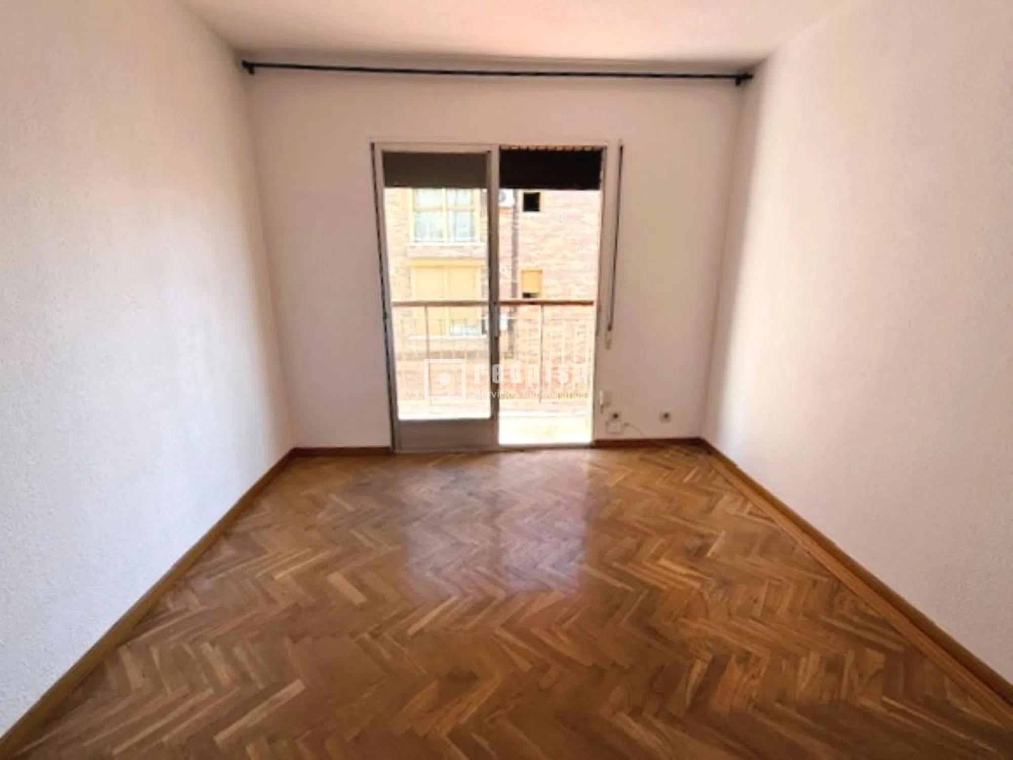 Piso en calle de Villaamil - Photo 4