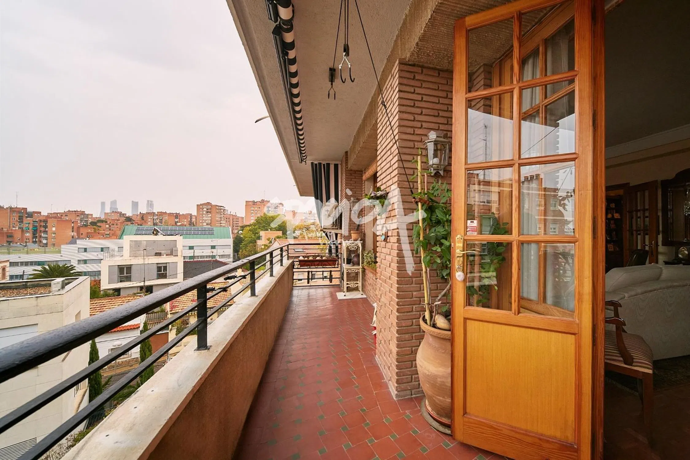 Piso en calle Velayos - Photo 2