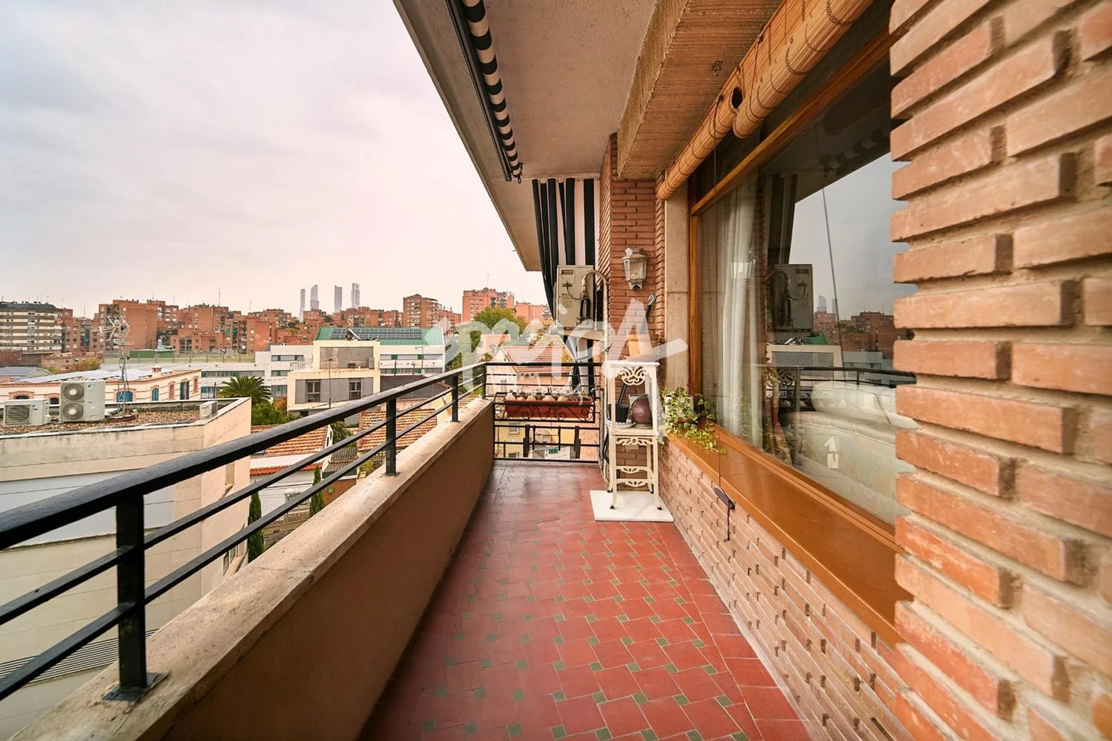 Piso en calle Velayos - Photo 3