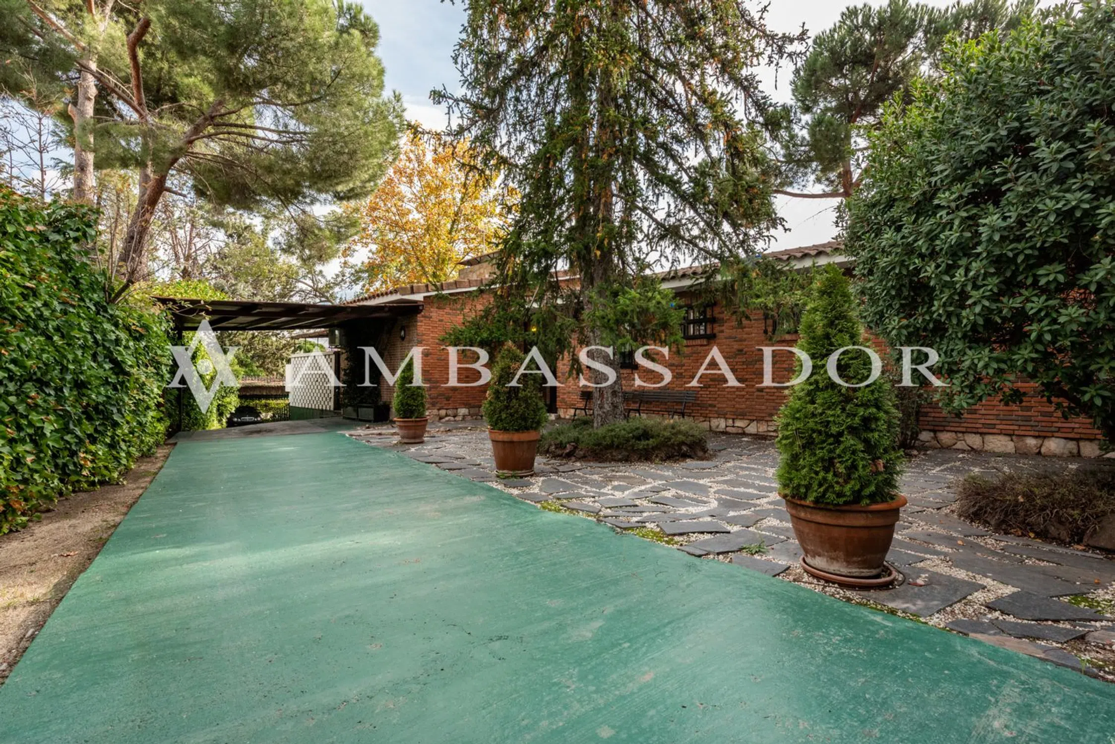 Casa independiente en avenida Casa Quemada