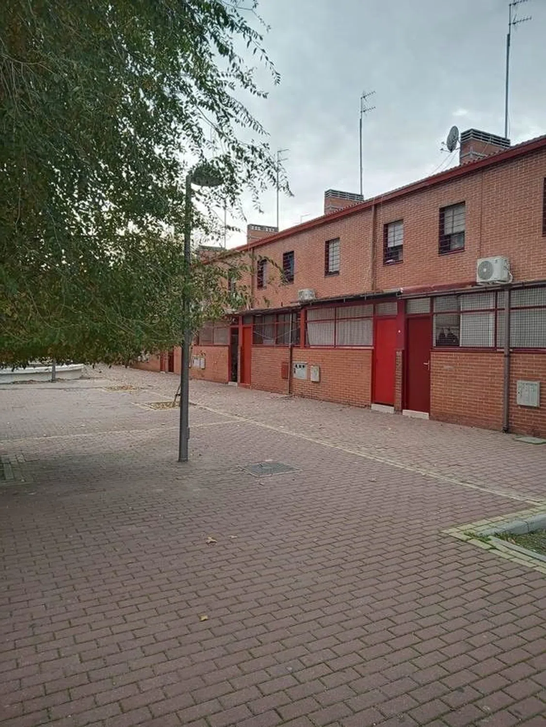 Chalet adosado en CL Mudela - Photo 5