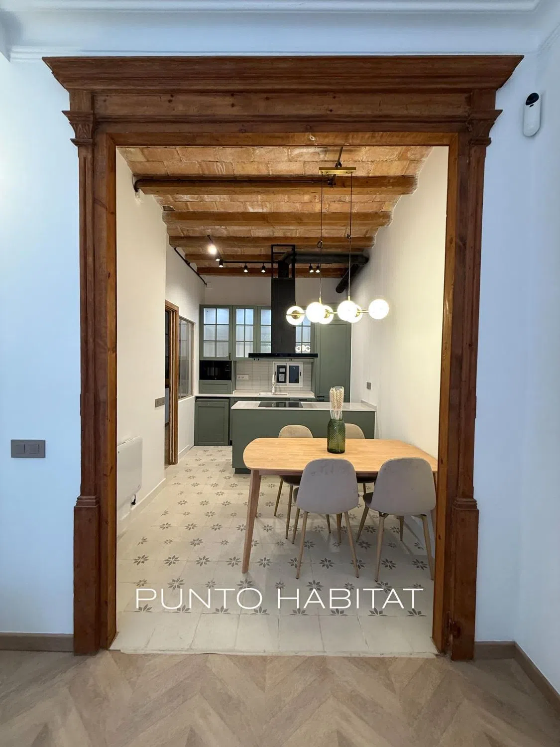 Piso en calle del Comte Borrell - Photo 7