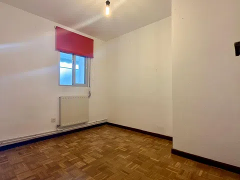 Flat in calle de Fuenteovejuna - Photo 17