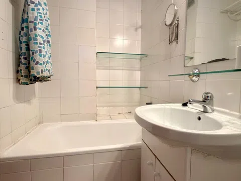 Flat in calle de Fuenteovejuna - Photo 19