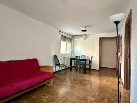 Flat in calle de Fuenteovejuna - Photo 4
