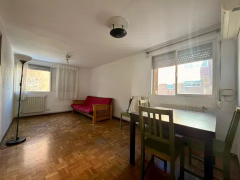 Flat in calle de Fuenteovejuna - Photo 5
