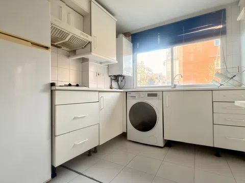 Flat in calle de Fuenteovejuna - Photo 7
