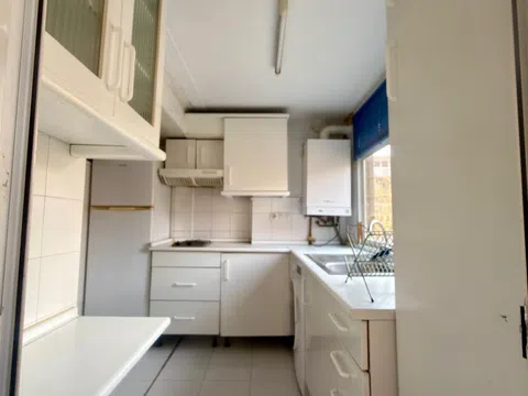 Flat in calle de Fuenteovejuna - Photo 8