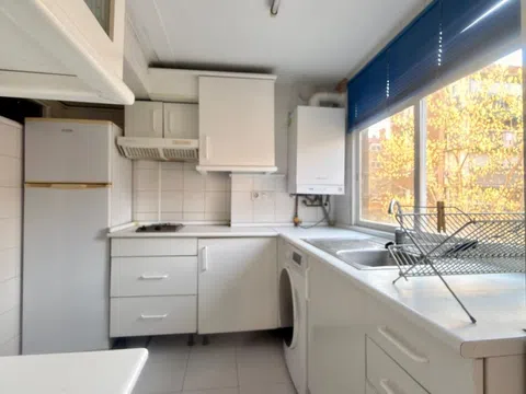 Flat in calle de Fuenteovejuna - Photo 9